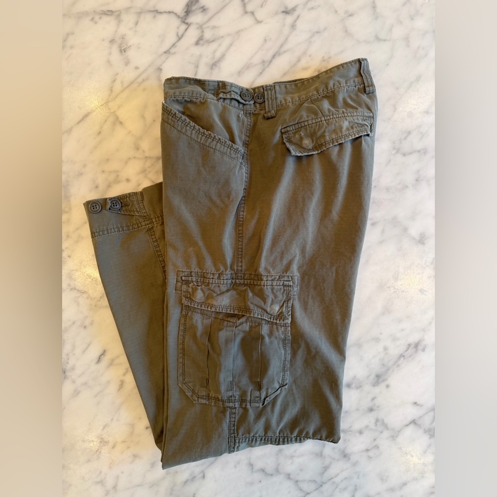 LUCKY BRAND Dungarees Olive Green Cargo Pants - Women’s Size 10 / 30 waist